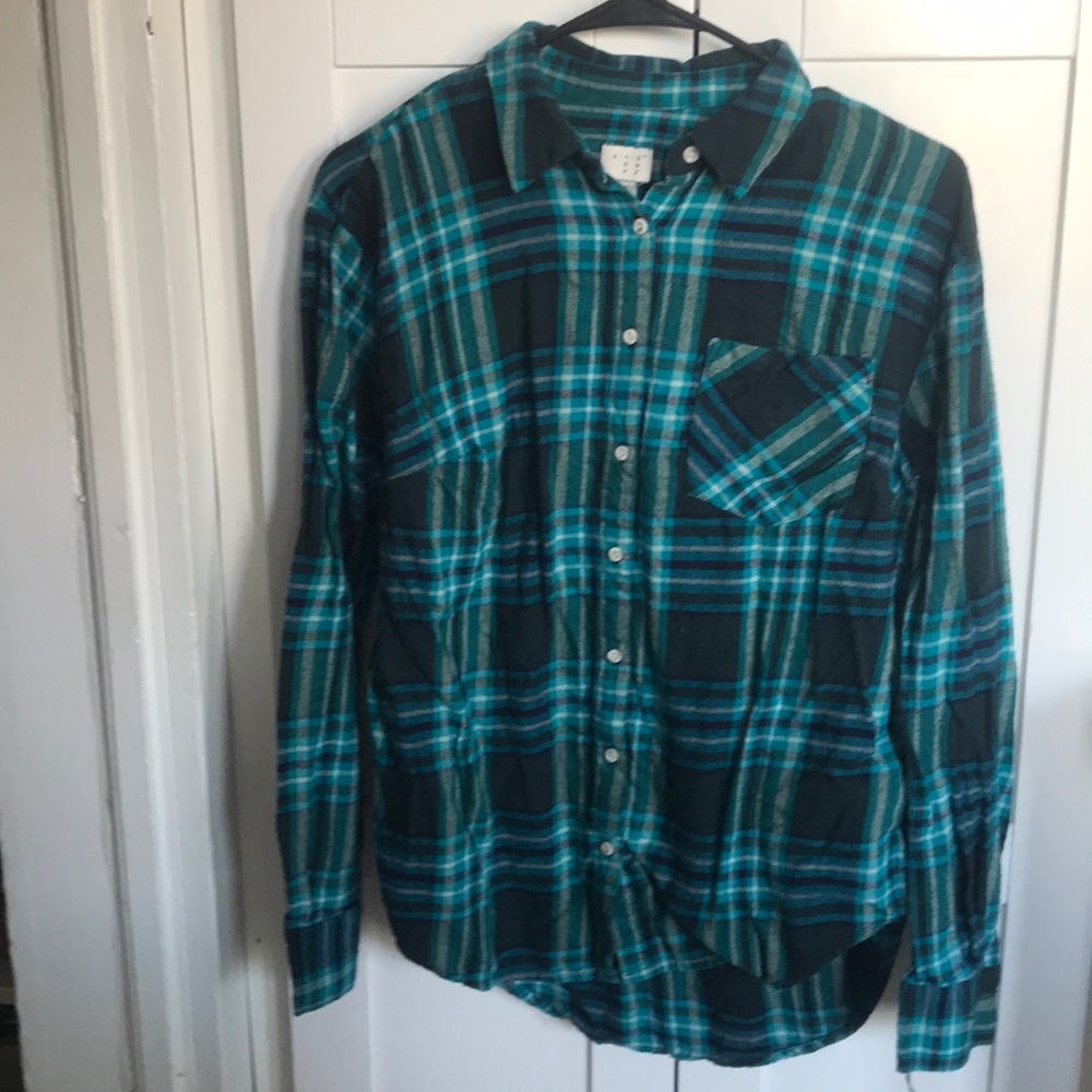 Medium Flannel Long Sleeve Shirt